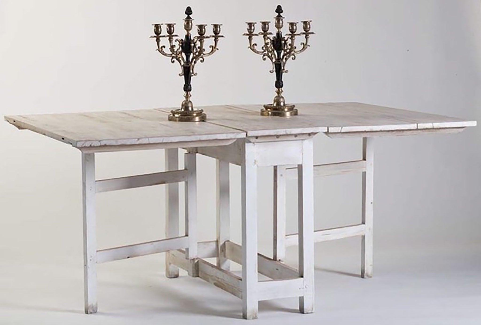 Kitchen & Dining Room Tables