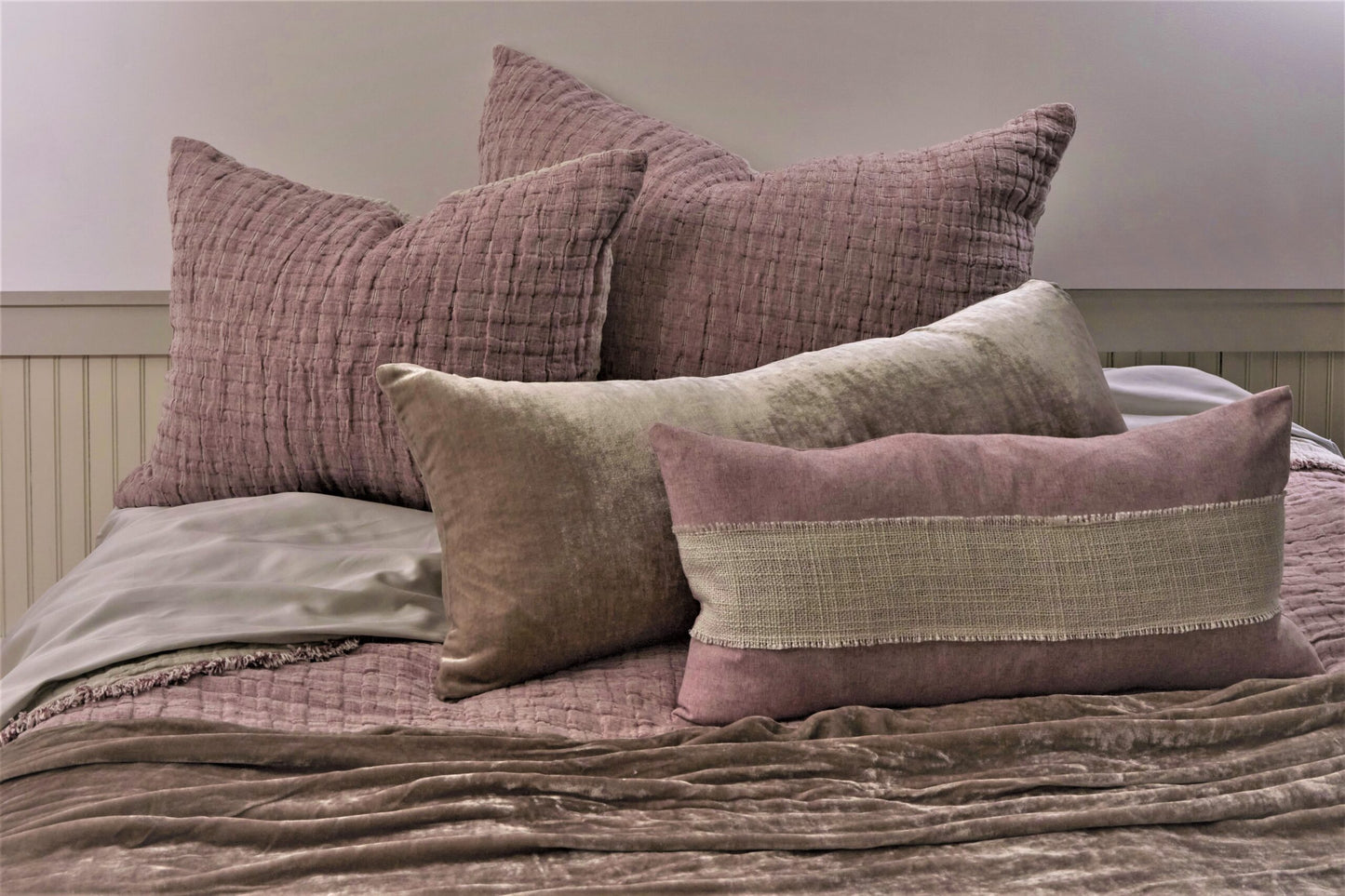 Devon Collection Including Oversized Throws and Shams by TL at home