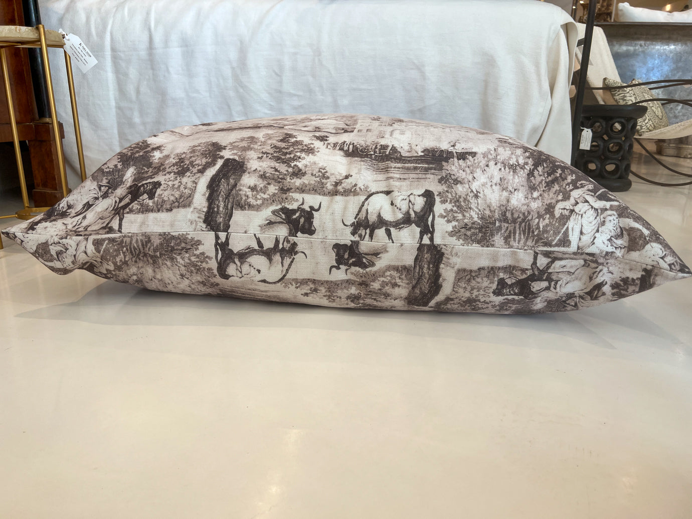 Maison Brunaille Dog Bed Medium by Tara Shaw