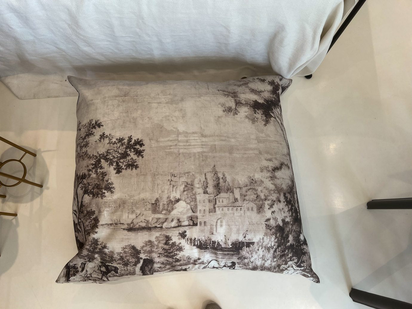 Maison Brunaille Dog Bed Medium by Tara Shaw