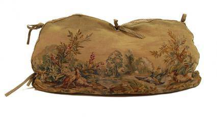 Dog & Pheasant Bench Cushion - Maison de Kristine